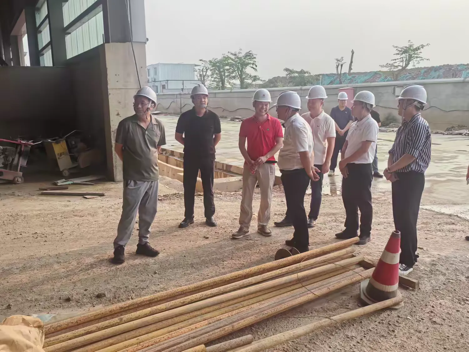 海口城投集团董事、总经理符雁在英国上市公司365调研树立和践行正确政绩观学习教育开展情况和经营发展、项目建设等工作(图2) 海口城投集团董事、总经理符雁在英国上市公司365调研树立和践行正确政绩观学习教育开展情况和经营发展、项目建设等工作(图2)